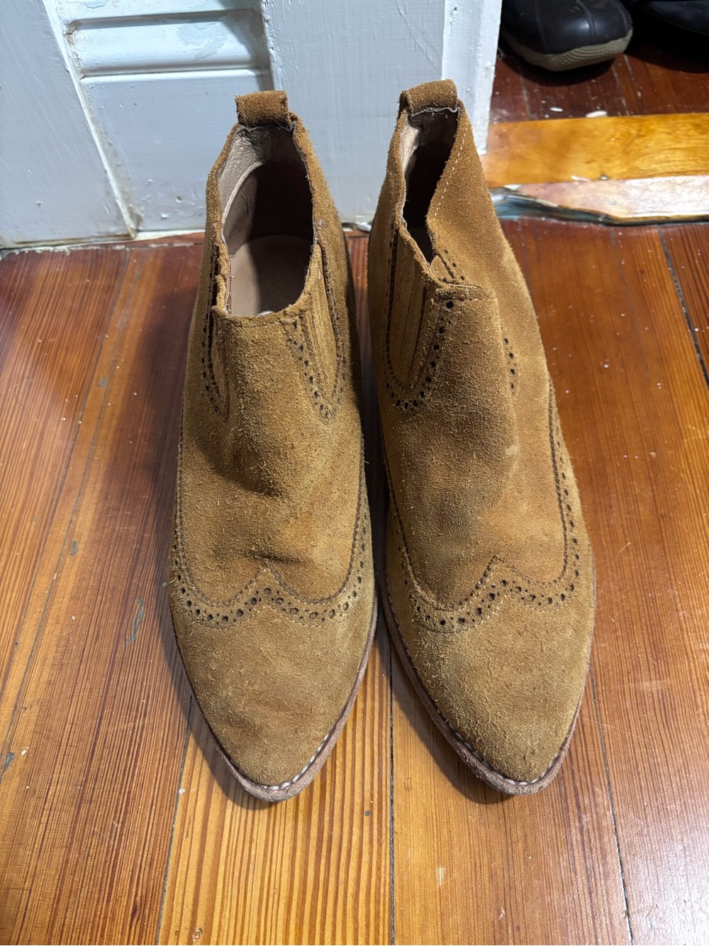 Madewell Women’s Tan Suede Wingtip Chelsea Boots
